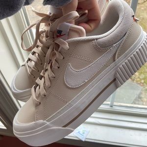 BRAND NEW Nike Court Legacy Lift Sneaker